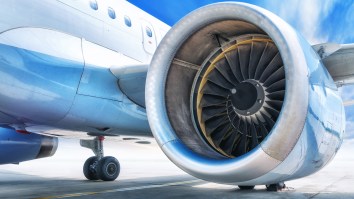Here’s Why The Front Of Engines On Airplanes Are Unpainted
