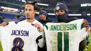 Lamar Jackson Treats The Jets Like The JV Team That They Are, Gives Out Multiple Jerseys In An Assembly Line