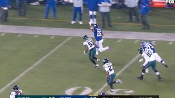 Saquon Barkley Disrespectfully Throws Up The Peace Sign At Midfield While Running By Eagles Defenders During 68-Yard Run