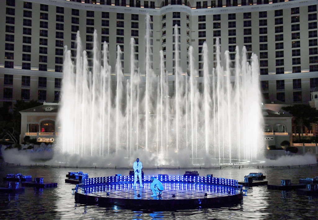 Players At The 2020 NFL Draft Will Need A Boat To Get Taken To A Stage In  The Middle Of The Bellagio Fountains For The Red Carpet - BroBible