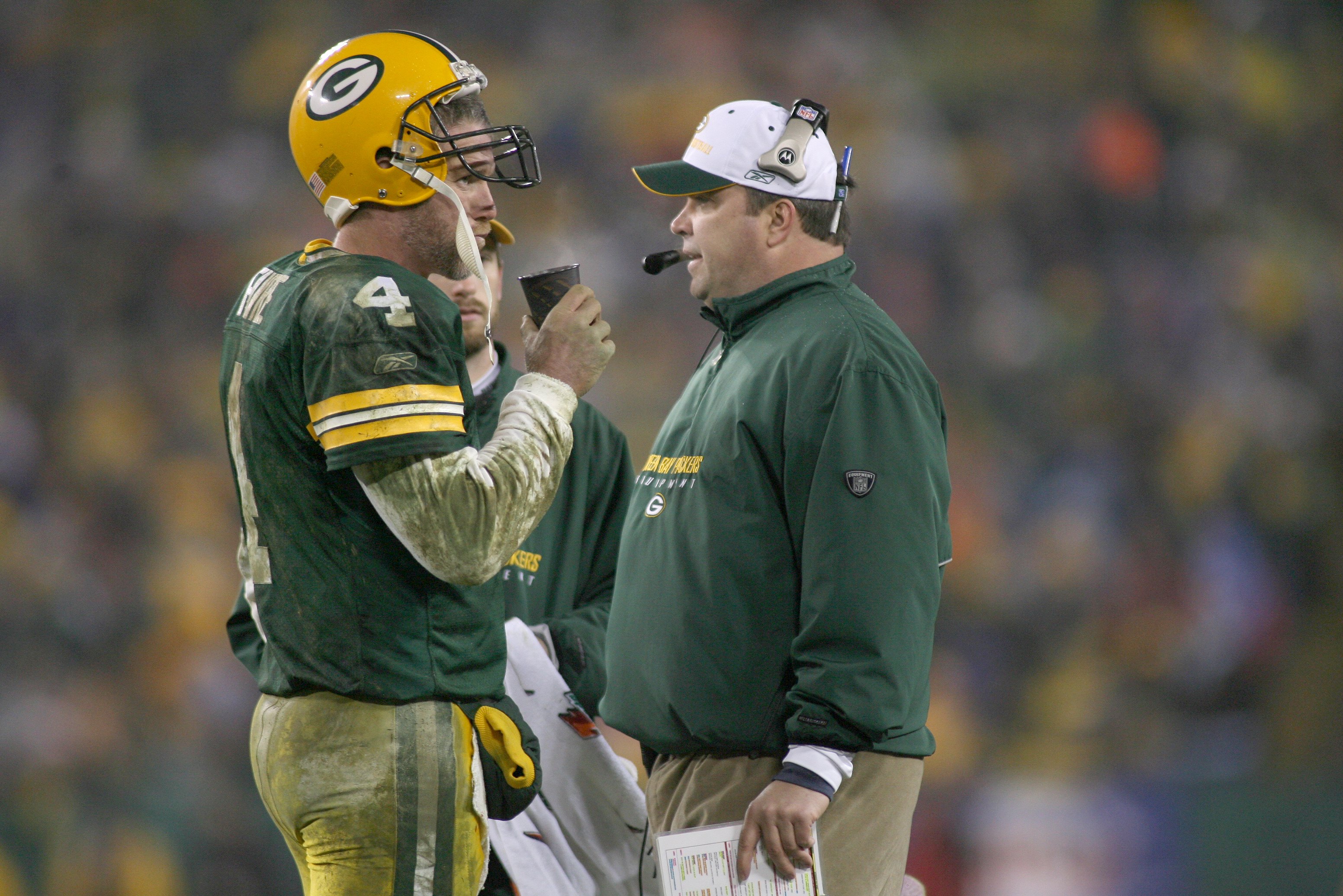 Brett Favre, Aaron Rodgers weigh in on Cowboys' early struggles under Mike  McCarthy