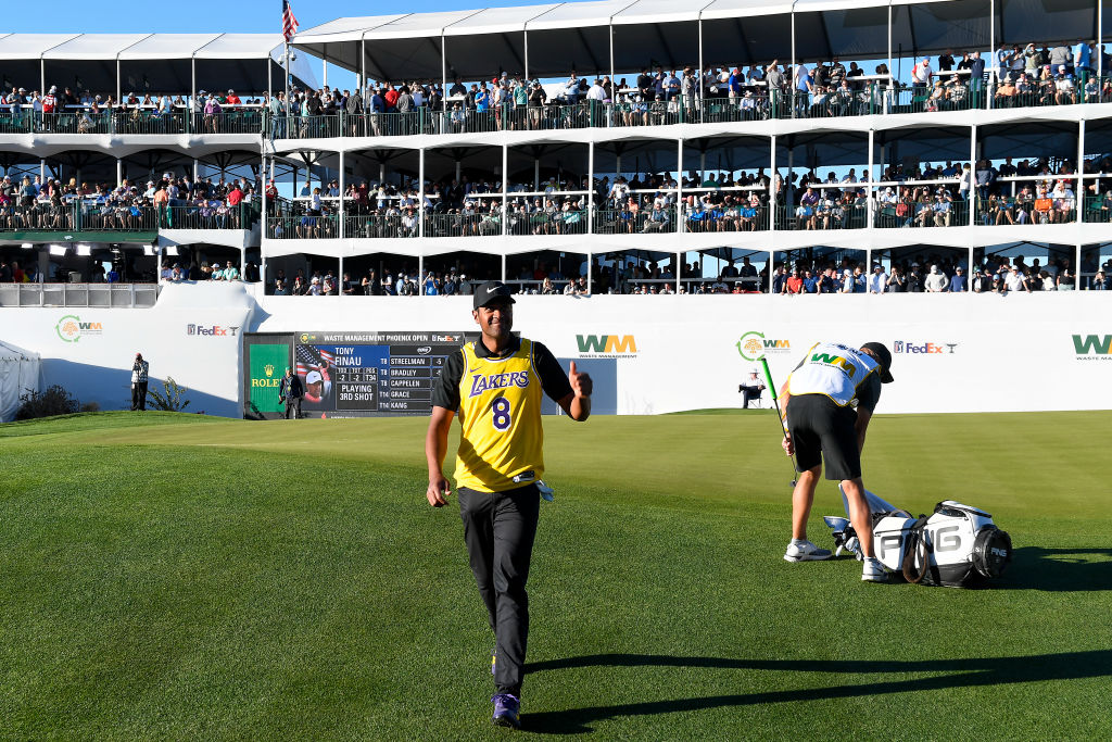 Tony Finau Drains Putt On 16th Hole, Honors Kobe Bryant With Celebration