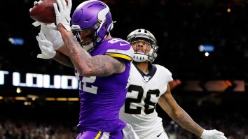 Vikings’ Kyle Rudolph Gave His Game-Winning TD Gloves To A Media Person For A Charity; They Sold On eBay Three Days Later