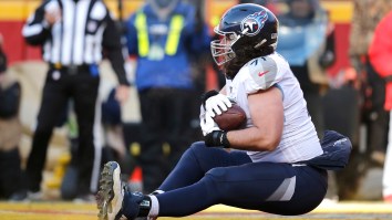Titans’ Dennis Kelly Becomes Heaviest NFL Player To Catch A TD Pass In The Playoffs