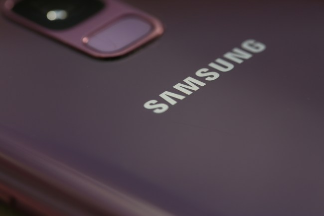 Samsung S20 and Ultra specs leak including 100x digital zoom, large screen, possible details including price and three models.