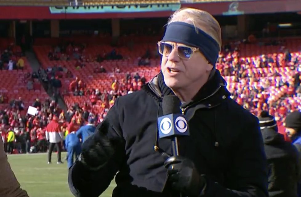 Boomer Esiason s Daughter Sydney Had The Best Reaction To Seeing Her Dad Go Viral For His Weird 