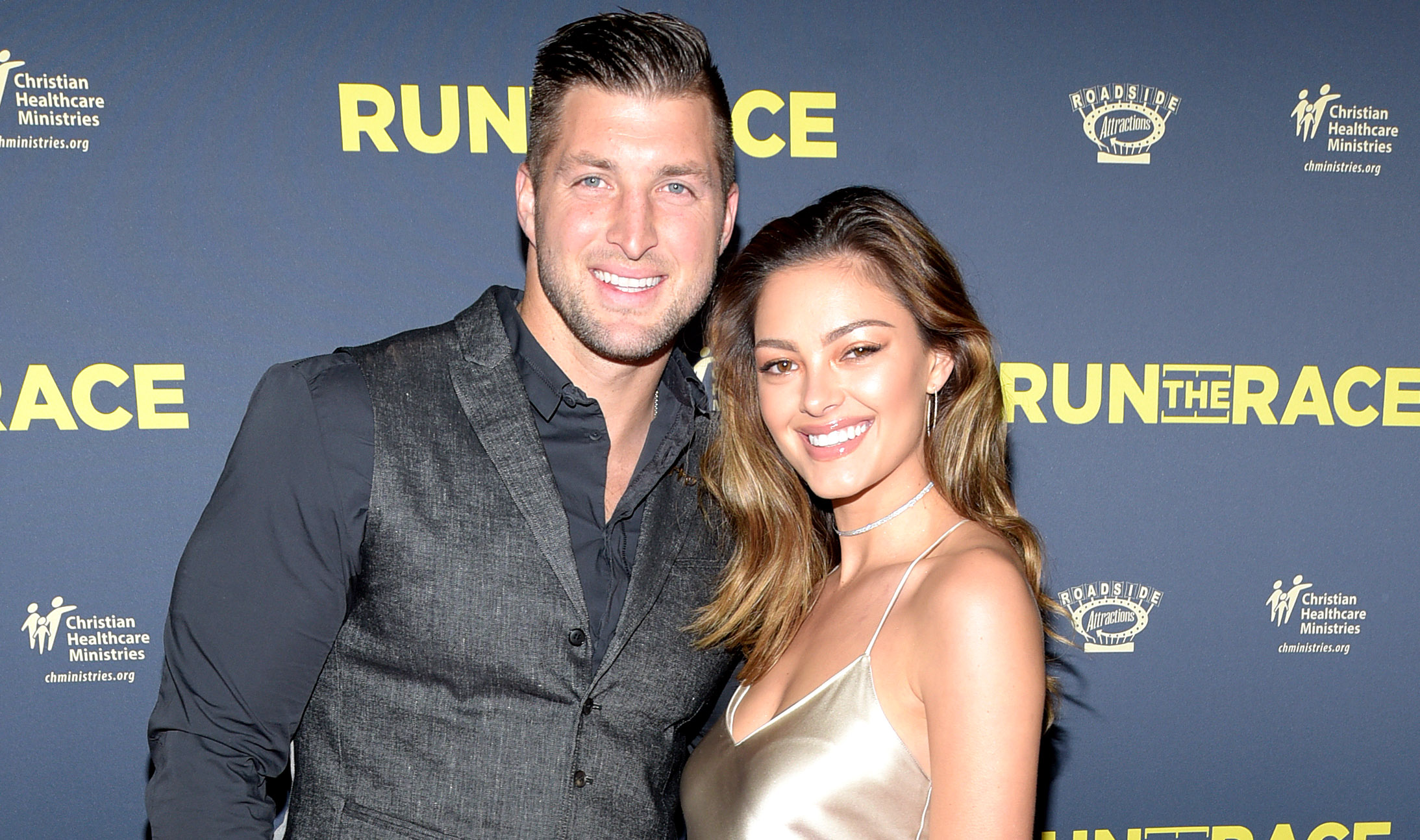 Sprog Spektakulær fest Cue The Virginity Jokes, Tim Tebow Just Got Married To 2017 Miss Universe  Demi-Leigh Nel-Peters - BroBible