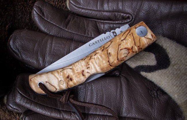 Castillo Knives everyday carry pocket knife The Navaja curly wood handle