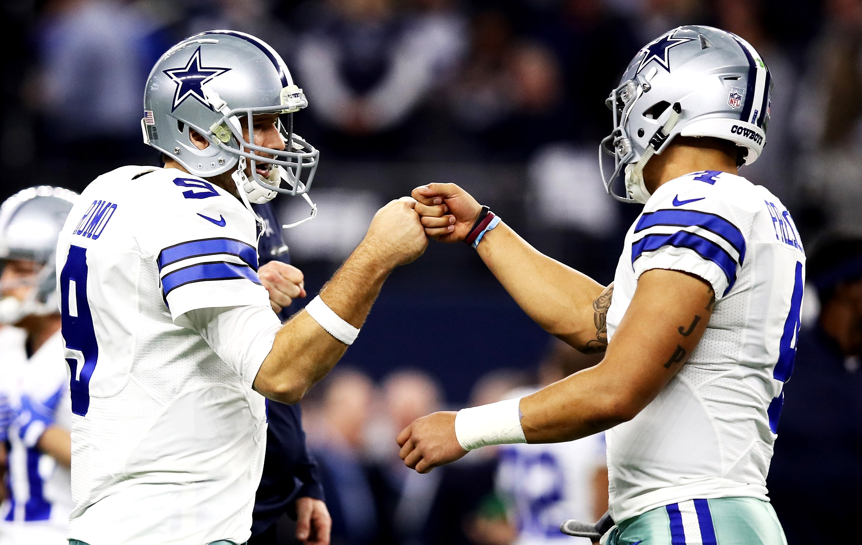 Cowboys Fans Are Fighting With Each Other Over A List Of The Best QBs