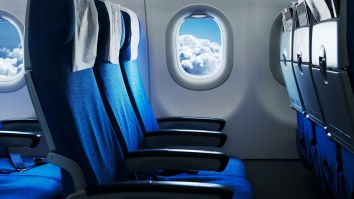 A Woman Who Had Her Airline Seat Punched By An Angry Passenger After Reclining Wants The FBI To Investigate The Incident