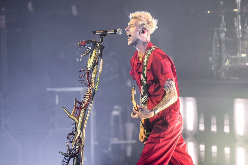 Machine Gun Kelly Raps About Killing Eminem In New Track 'Bullets with