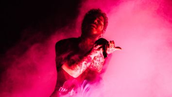 After Fans Were Worried About Possible Drug Overdose, Post Malone Stops Concert To Say: ‘I’m Not On Drugs’ (Not Even Weed)