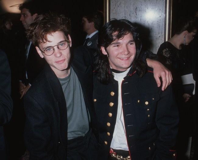 Corey Feldman‘s (My) Truth: The Rape of Two Coreys documentary has been released and names Hollywood predators, claims that Charlie Sheen sexually assaulted his friend Corey Haim while filming 1986 film Lucas.