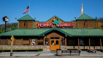Texas Roadhouse CEO Is Giving Up His Salary To Pay Front-Line Employees During COVID-19 Crisis