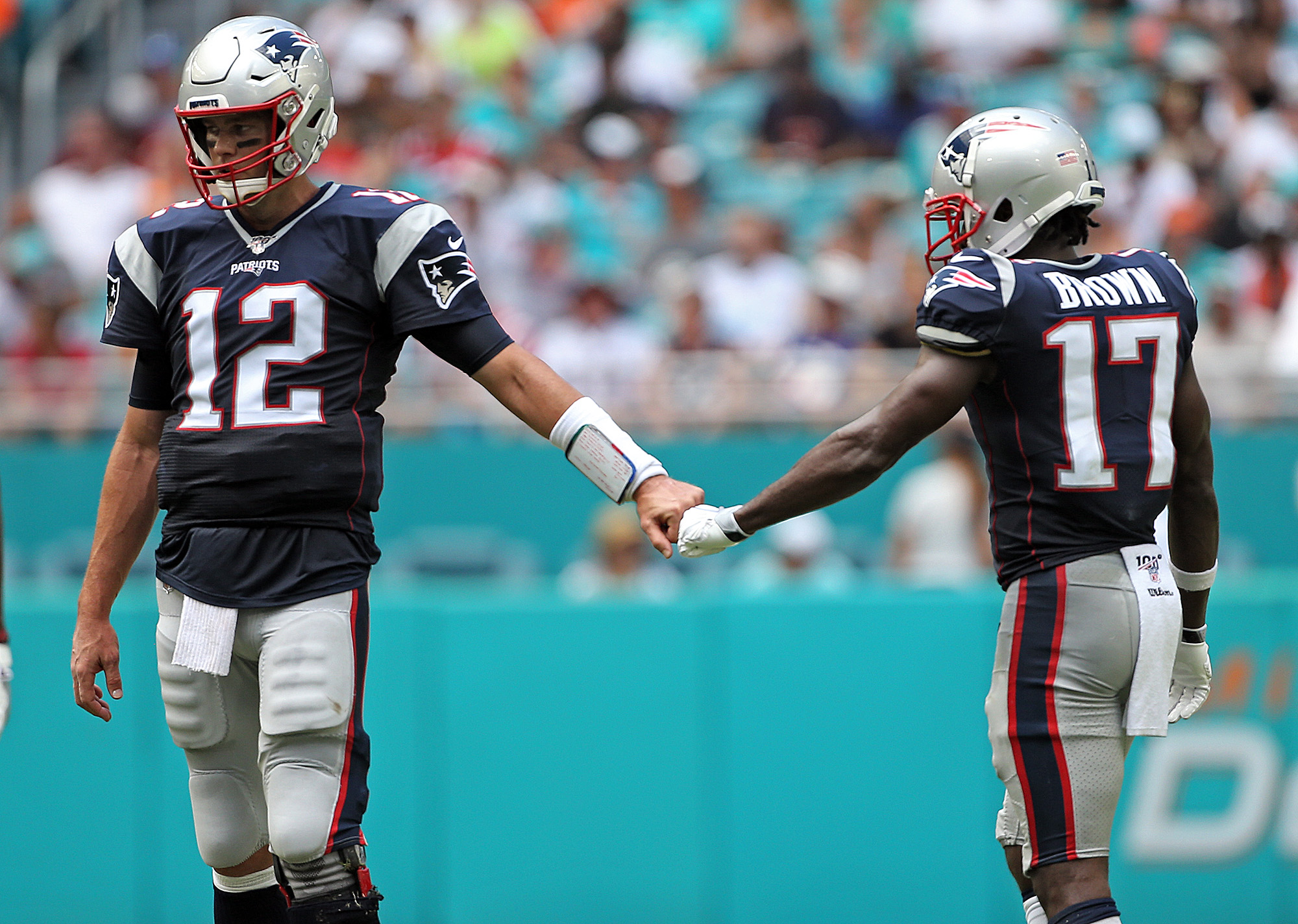 Tom Brady Has Reportedly Been In 'Constant Contact' With Antonio Brown  About Possibly Reuniting - BroBible