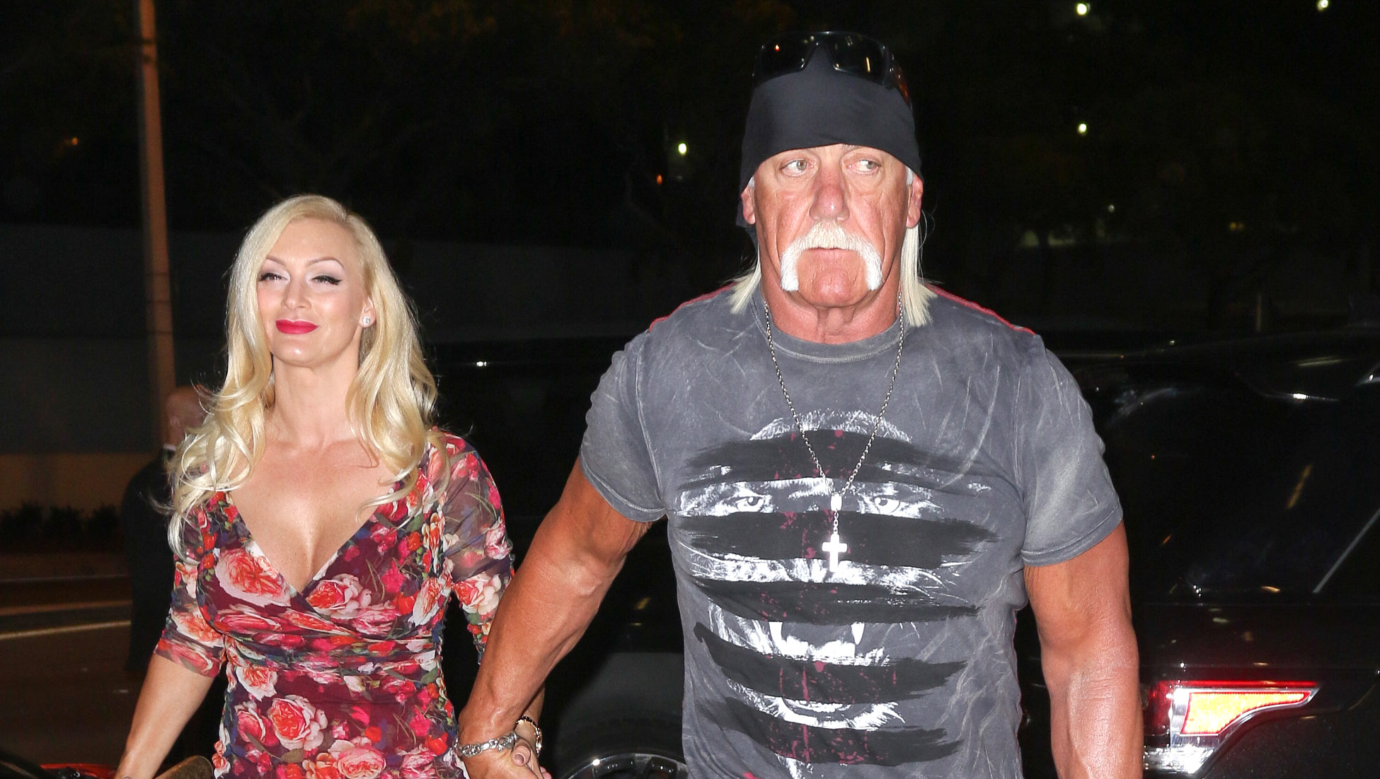 Hulk Hogan Gets Body Slammed For Photo Of His Wife Jennifer Celebrating ... pic