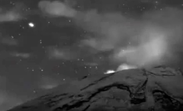UFO Spotted Exiting Mexican Volcano 100 Percent Proof Of Aliens