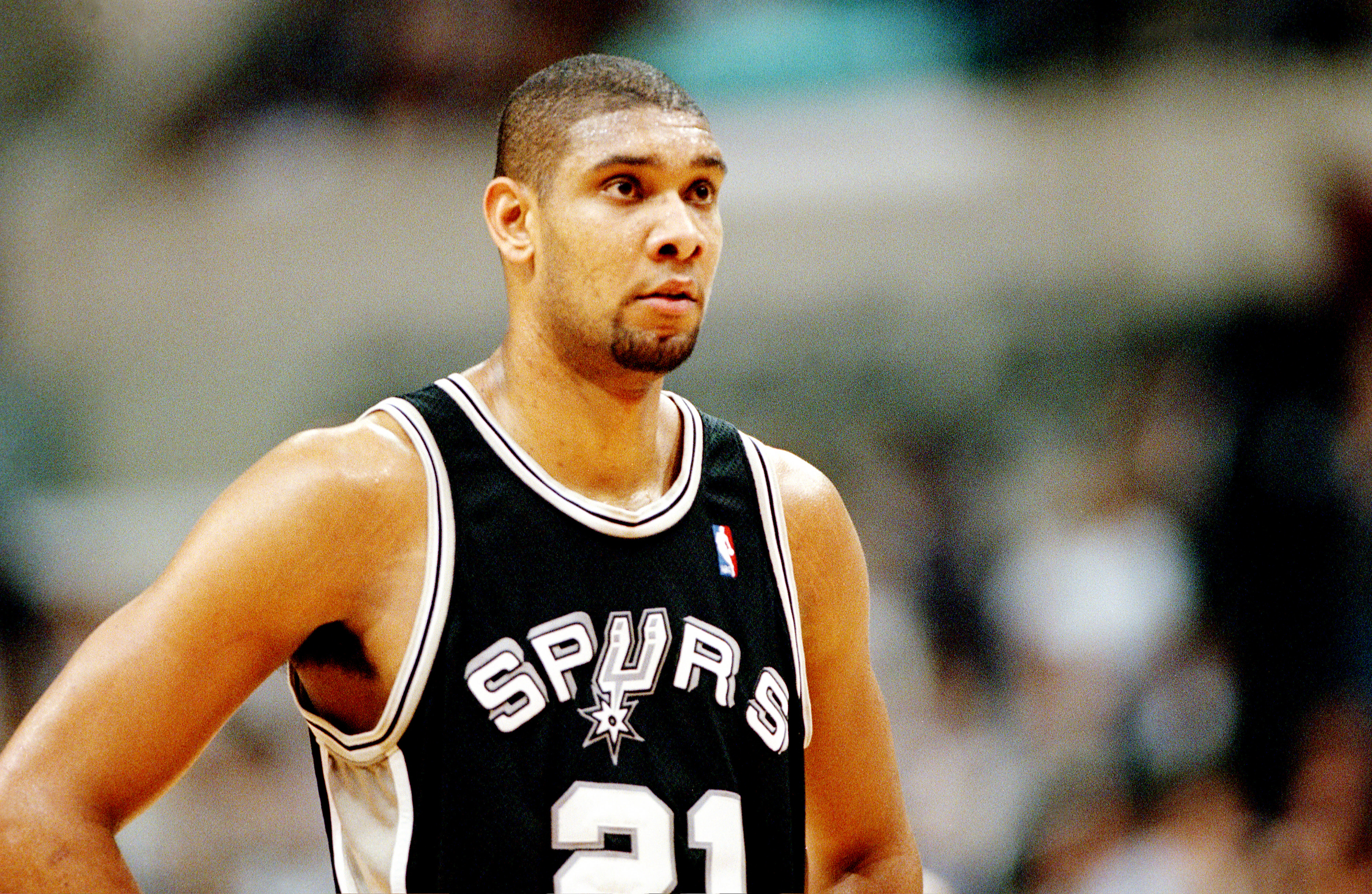 Tim Duncan Explains Why He Doesn't Like Michael Jordan In A Rediscovered  1998 Interview - BroBible