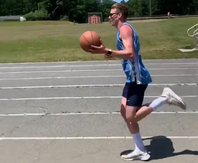Runner Sets World Record For Fastest Mile Dribbling Basketball And His Time Will Piss You Off