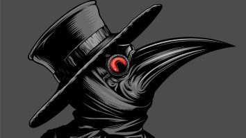 Teen Walks Around Dressed As A 17th Century Plague Doctor Freaking People Out… Police Are Not Amused