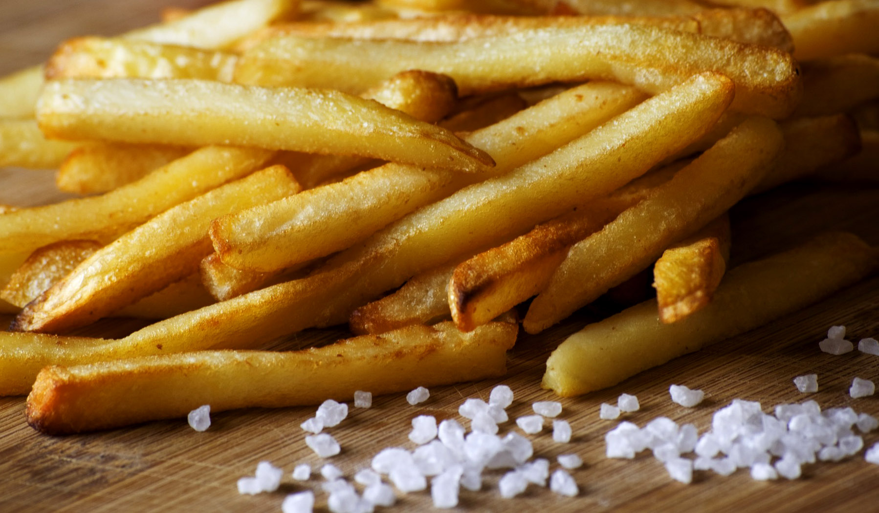 The Crazy Amount Of Salt This Woman Puts On Her French Fries Has