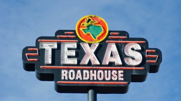 Texas Roadhouse CEO Donates $5 Million On Top Of His Annual Income And Bonus To Support Employees During Pandemic