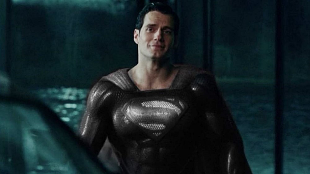 Zack Snyder Unveils Superman S Black Suit Essentially Rips Joss Whedon S Version Of Justice