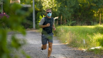 An ICU Doctor Ran 22 Miles In A Mask To Prove That Masks Don’t Deplete Your Oxygen Levels