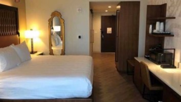 Rajon Rondo Said His $400 A Night Disney Hotel Room Looks Like A Motel 6 Room And The Internet Lost Its Mind