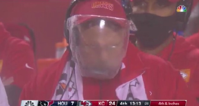 Chiefs – Texans: Andy Reid foggy face mask turned into jokes, memes