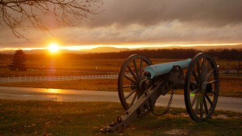 Gettysburg Ghost Video – Tourist Captures Spooky Battlefield Ghost Sighting… But Is It Real?