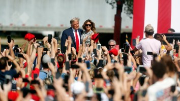 The Internet Is Convinced Donald Trump Brought Out A Fake Melania Trump Body Double To His Latest Rally