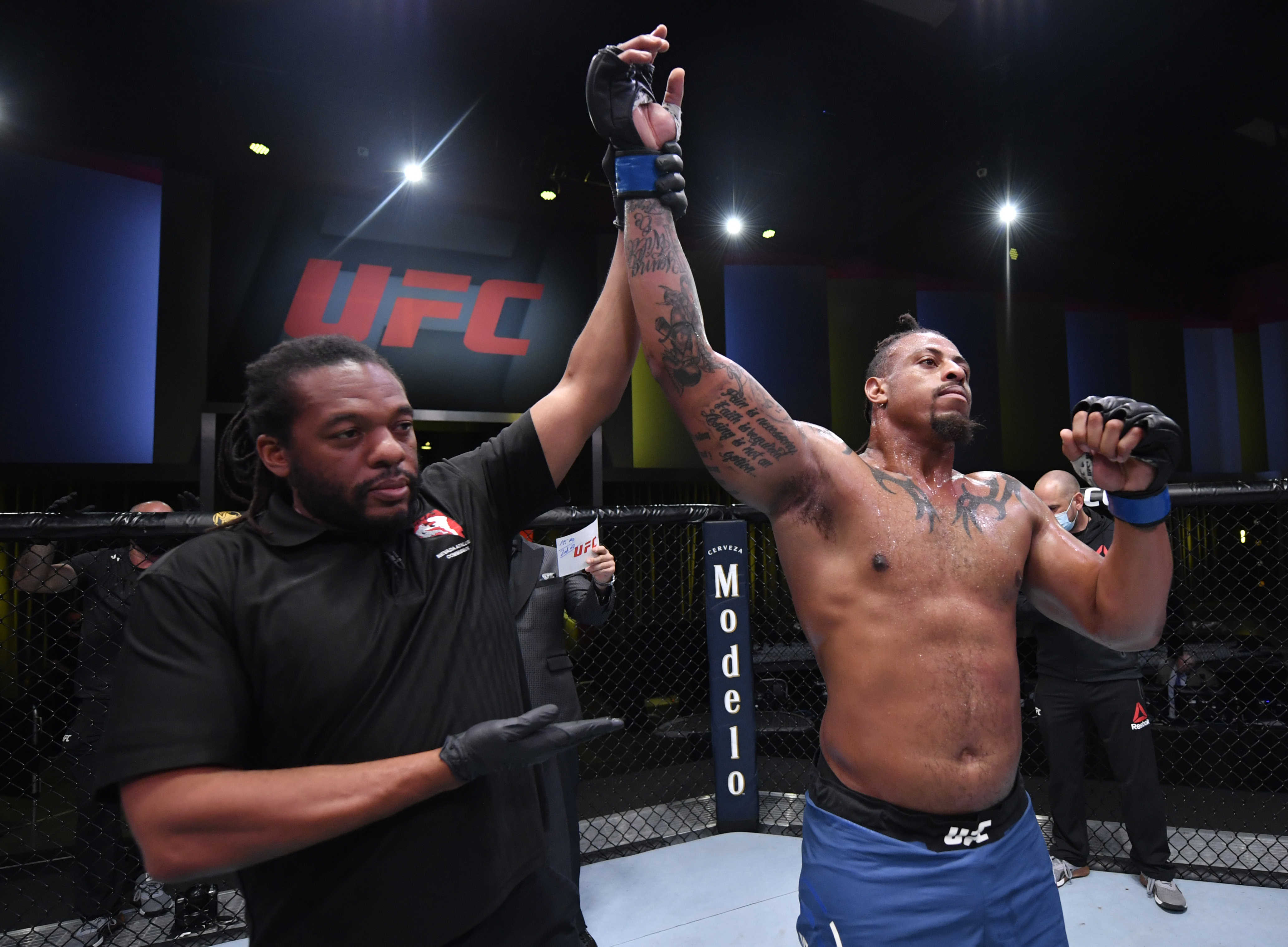 UFC Vegas 12 video: Greg Hardy drops Maurice Greene, bombards him