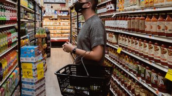 Google Data Reveals The Best (And Worst) Times To Go To Grocery Stores And Other Businesses During The Pandemic