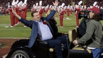 Bob Stoops Comes Out Of Retirement To Help Out Oklahoma’s Depleted Coaching Staff