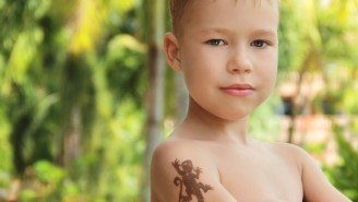 Heroic Mother Of Twins Tattoos One Kid In Order To Tell Them Apart
