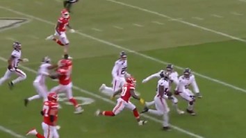 Tyreek Hill Forced To Make DK Metcalf Chase Down Tackle After Saying He Wouldn’t Have To Because Patrick Mahomes Doesn’t Throw Interceptions