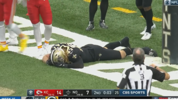 Saints’  Alex Anzalone Embarrassingly Costs Team Easy Touchdown After He Somehow Couldn’t Recover Fumble In The End Zone