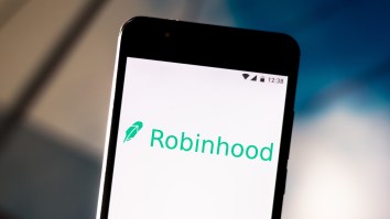 Robinhood App Gets Over 100,000 One-Star Reviews On App Store After Restricting Trades Of GameStop And Other Meme Stocks