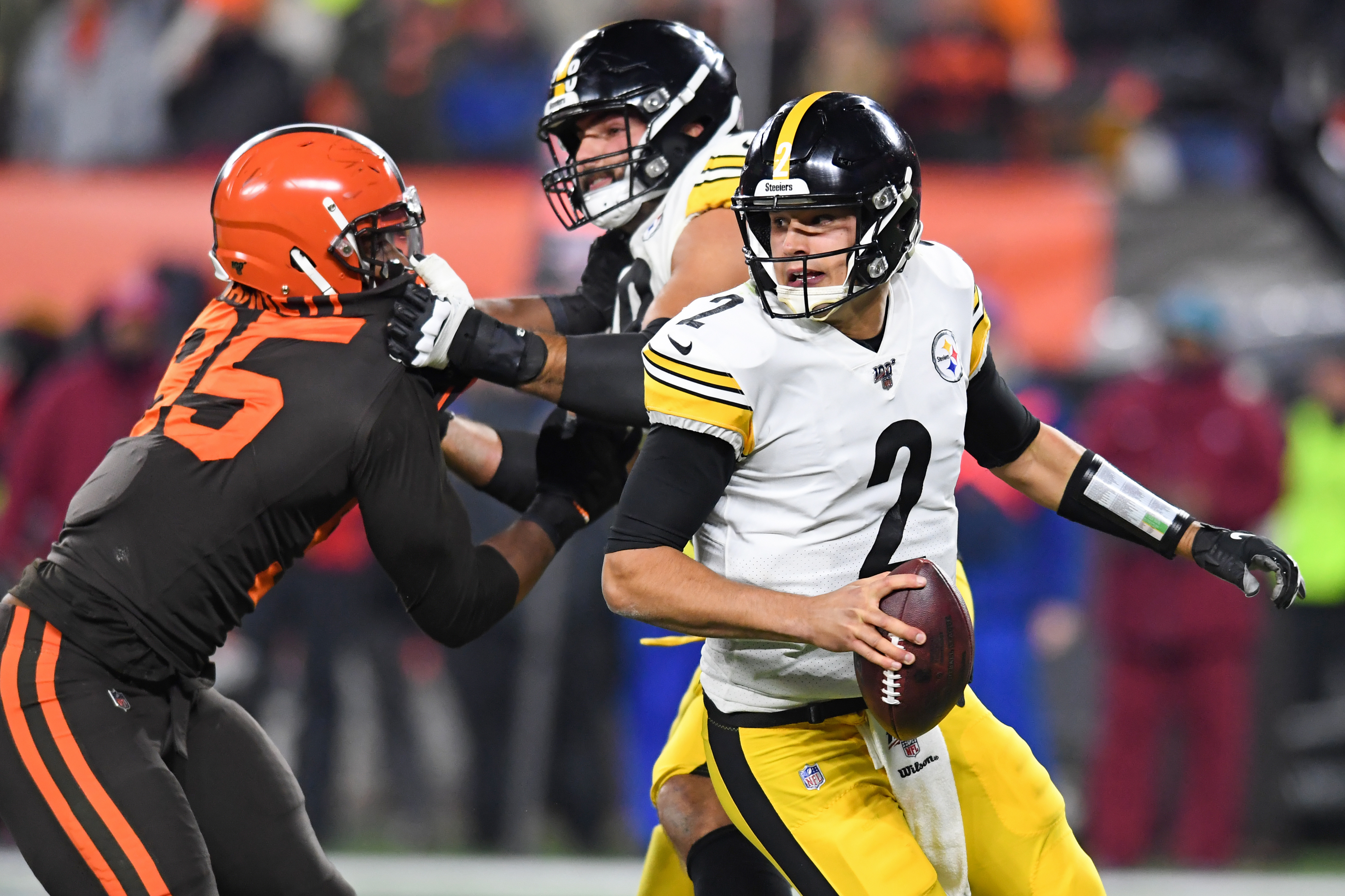 Myles Garrett, Mason Rudolph Shake Hands Year After Brawl