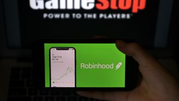 Google Deletes 100k Negative One-Star Ratings On Robinhood App Store Page Amid Meme Stock Restriction Backlash