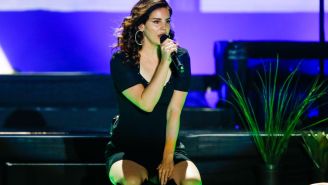 Critics Pounce On Lana Del Rey For Album Cover’s ‘Lack Of Diversity,’ Singer Punches Back: ‘I’m Literally Changing The World’