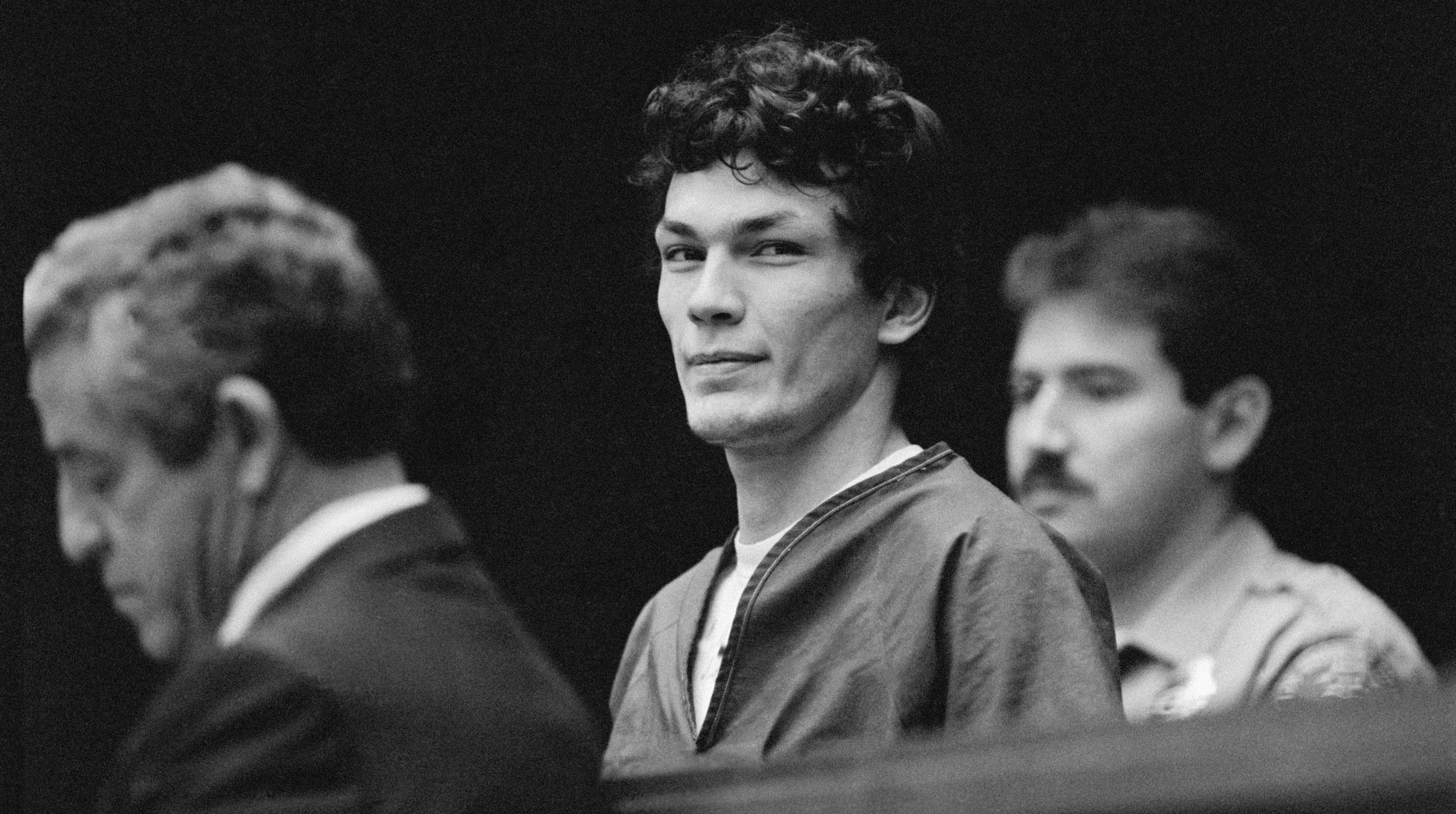 Many viewers of the new Netflix document True Crime ‘Night Stalker’ think the series goes too far – BroBible