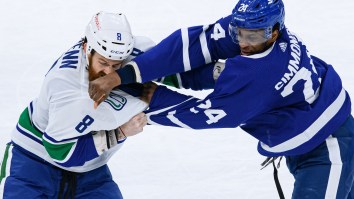 Wayne Simmonds Gave Jordie Benn The Mike Tyson Treatment In The Best Hockey Fight Of 2021