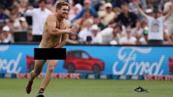 Streaker Makes Spectacular Escape At A New Zealand Cricket Match, Almost Gets Away With It