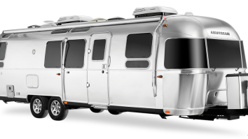 Airstream’s New $100,000 Flying Cloud Trailer Is The Ultimate Mobile Office