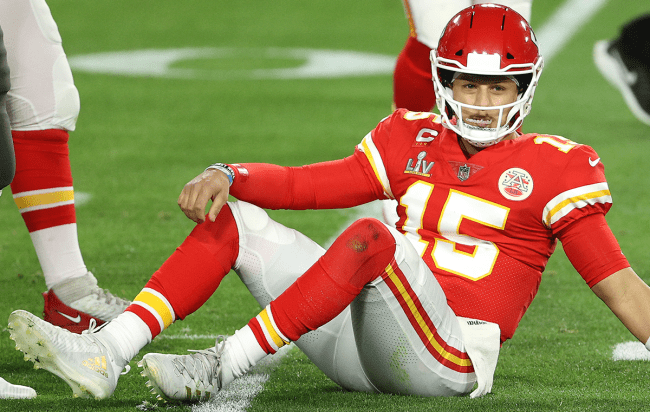 patrick mahomes undergoing turf toe surgery