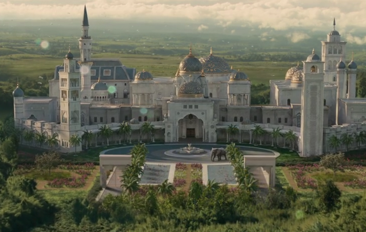 The Lavish Palace In 2 America' Is Actually A Giant Mansion