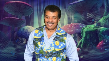 Joe Rogan Convinces Neil deGrasse Tyson To Experiment With Psychedelic Mushrooms