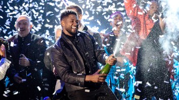 Usher Reportedly Told Strip Club Owner He Wants To ‘Make Things Right’ Over Fake Money Controversy